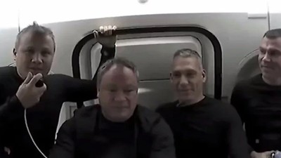 İlk Türk astronot Alper Gezeravcı'nın uzaydan ilk sözleri: İstikbal göklerdedir🚀