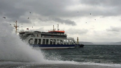 İstanbul'da bazı vapur seferleri iptal edildi! Fırtına nedeniyle hangi vapur seferleri yapılamayacak? 🌪️