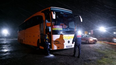 Edirne'de polis servisi ile otobüs çarpıştı: 10'u polis 11 yaralı