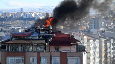 Ankara'da bir binanın çatısında yangın çıktı! Bölgeye ekipler sevk edildi