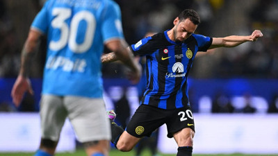 Napoli'yi son anlarda yıkan Inter, Süper Kupa'yı kazandı