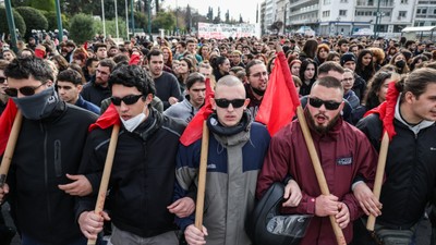 Yunanistan’da öğrenciler, 3 gündür özel üniversitelere karşı sokakta