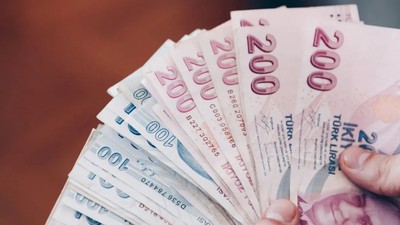 Emekli maaşlarına gelen ek zam Resmi Gazete'de yayımlandı!