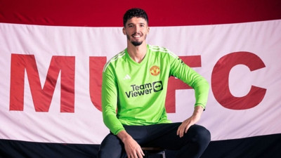 Fenerbahçe'den transfer olan Altay Bayındır, ManU formasıyla ilk maçına çıktı
