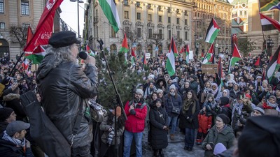 İsveç'in başkenti Stockholm'de "Soykırımcı İsrail" sloganları atıldı