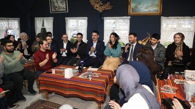 Murat Kurum Kağıthane'de gençlerle buluştu