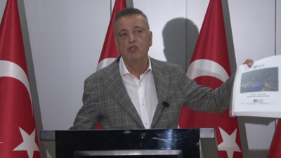 Battal İlgezdi CHP'ye "Parti nereden yönetiliyor?" sorusu