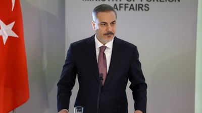 Son Dakika: Hakan Fidan: Montrö Sözleşmesi'ni harfiyen uygulamayı sürdüreceğiz