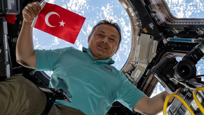 NASA'dan ayrılan uzman Alper Gezeravcı'nın dünyaya nasıl döneceğini anlattı👨🏼‍🚀🚀