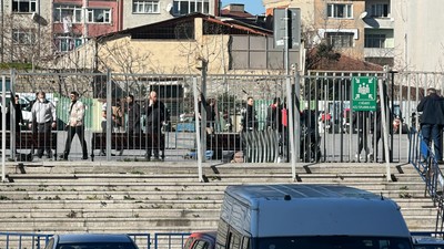 Son Dakika: Çağlayan Adliyesi'nde polislere silahlı saldırı! 2 terörist öldürüldü, 1 vatandaş hayatını kaybetti