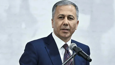 Son Dakika: Ali Yerlikaya onlarca vatandaşın Van'da düşen çığın altında kaldığını duyurdu