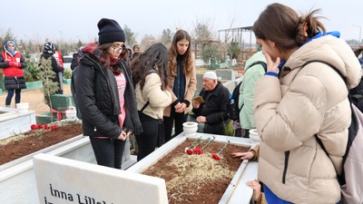 Diyarbakır'da enkaz altında kalarak hayatını kaybeden Eylül, sınıf arkadaşları tarafından unutulmadı