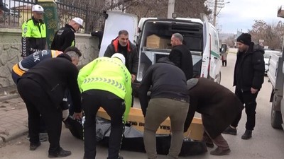 Elazığ'da 80 yaşındaki adam pikabın altına ezilerek can verdi