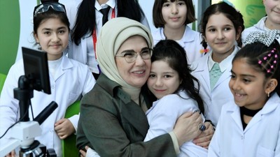 Emine Erdoğan, Altındağ'da yazar Alev Alatlı'nın adı verilen bilim merkezinin açılışını yaptı