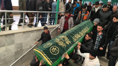 Kocaeli'nde sabah namazına yetişmeye çalışan yabancı uyruklu 17 yaşındaki genç hayatını kaybetti