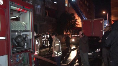 Pendik'te 3 katlı binada çıkan yangın 4 katlı binaya sıçradı