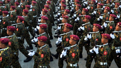 Myanmar'da kadın ve erkeklere zorunlu askerlik uygulaması getiriliyor