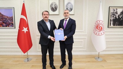 Memur-Sen Genel Başkanı Ali Yalçın, Bakan Işıkhan ile '3600 Ek Gösterge'yi görüştü