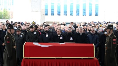 Ankara'da hayatını kaybeden eski 3. Ordu Komutanı emekli Orgeneral Saldıray Berk son yolculuğuna uğurlandı