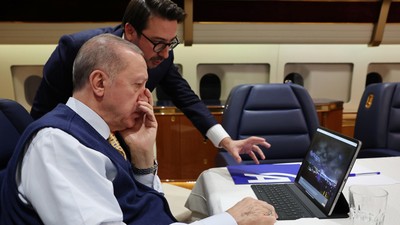 Cumhurbaşkanı Recep Tayyip Erdoğan yılın kareleri oylamasında Gazze ve Türkiye Yüzyılı'nı tercih etti