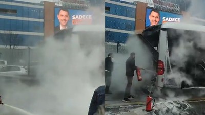 İstanbul Bahçelievler'de metrobüs yandı Murat Kurum reklamı "bir mesaj mı?" dedirtti