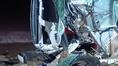 Yozgat'ta yolcu otobüsünün devrilmesi sonucu 2 kişi hayatını kaybetti! Çok sayıda yaralı var