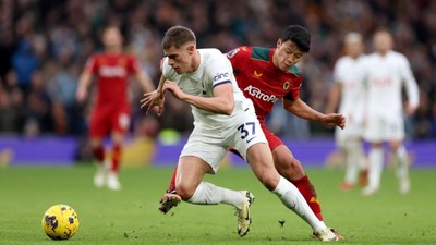 Tottenham, sahasında Wolverhampton'a 2-1 mağlup oldu