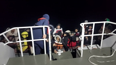 Ayvalık’ta 68 düzensiz göçmen yakalandı