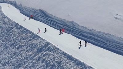 Sezon açıldı! Denizli Kayak Merkezi'nde kar kalınlığı 26 santimetre