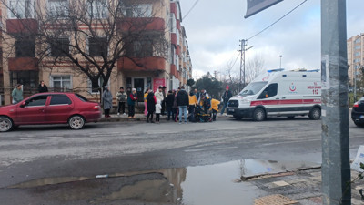 Tekirdağ'da yoldan çıkan otomobil bankta oturan vatandaşa çarptı