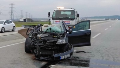 Balıkesir'de otomobil kamyonete arkadan çarptı! 1 kişi hayatını kaybetti 1 kişi ise yaralandı