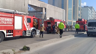 Pendik'te eskiden market olarak kullanılan binada yangın çıktı! Gökyüzü siyaha büründü
