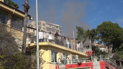 Antalya'da özel okulda çıkan yangın korkuttu! 3 sınıf zarar gördü