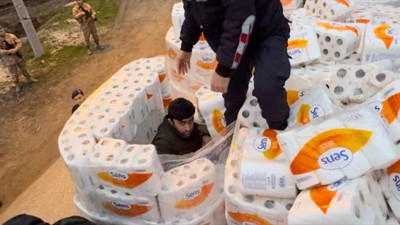 Düzce'de 39 düzensiz göçmen kağıt havlu balyalarının arasında bulundu