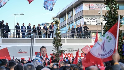 İBB Başkanı Ekrem İmamoğlu'nun Sancaktepe mitinginde DEM Parti bayrakları sallandı