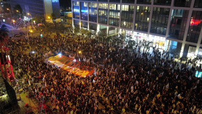 İsrailli vatandaşlardan 'Netanyahu' karşıtı eylem!