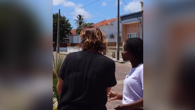 Mozambik'te iki kişi Türkçe konuşarak anlaştı: O anlar sosyal medyada gündem oldu