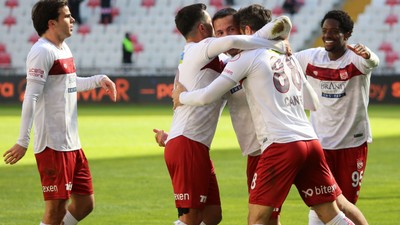 Sivasspor, evinde Pendikspor'u 4 golle geçti