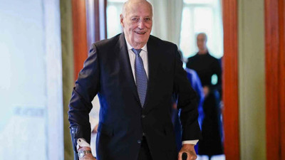 Norveç Kralı Harald Malezya'da hastaneye kaldırıldı