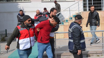 Kayınpederini satırla öldüren damat tutuklandı