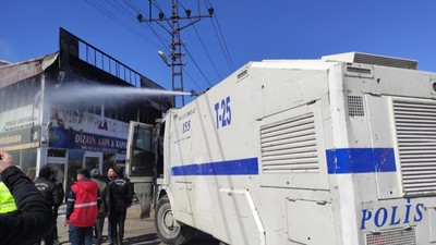 Van'da iş yerinde çıkan yangına TOMA ile müdahale edildi