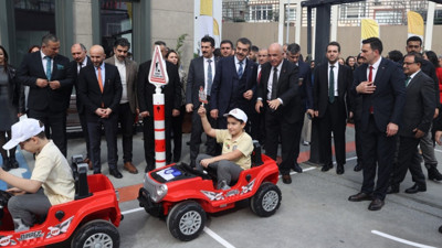 Milli Eğitim Bakanı Tekin, öğrencilerin yılda 40 saat sorumluluk projelerinde yer alacağını açıkladı