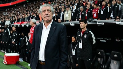 Beşiktaş Teknik Direktörü Fernando Santos, derbi mağlubiyetinin ardından hakeme tepki gösterdi