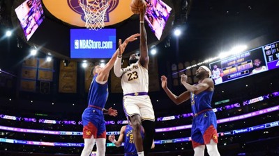LeBron James NBA'de tarih yazdı! 40 bin sayı barajını geçen ilk oyuncu oldu