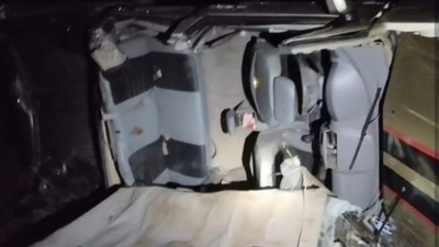Rize’de kamyonet şarampole yuvarlanınca 6 kişi yaralandı