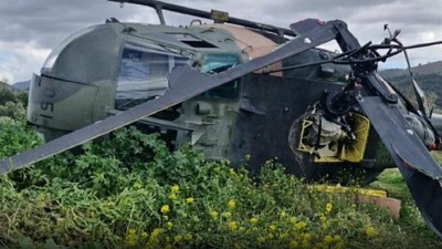 Son Dakika: İzmir'de askeri helikopter acil iniş yaptı! Yaralılar var
