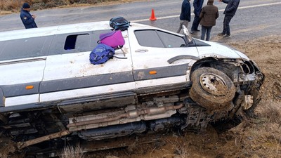 Kayseri'de öğrenci servisinin devrildiği trafik kazasında 10 kişi yaralandı