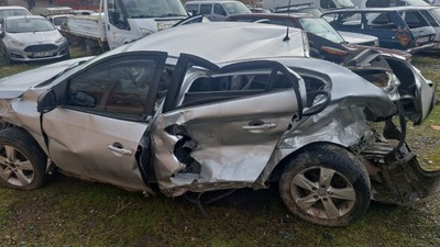 Elazığ’da otomobilin bariyerlere çarptığı kazada 1 kişi hayatını kaybetti