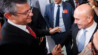 Özgür Özel, İzmir'i bırakıp İstanbul'da Ekrem İmamoğlu'na desteğe gelen Tunç Soyer hakkında konuştu