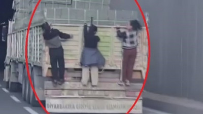 Diyarbakır'da 3 kız çocuğunun tehlikeli yolculuğu kameralarda